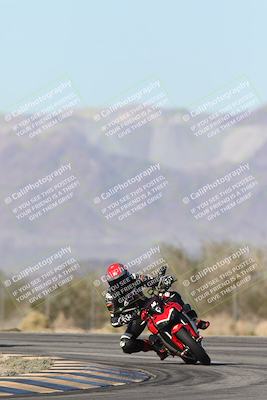 media/Dec-04-2025-Racers Edge (Thu) [[5ebc9f124d]]/3-B Group/1-Session 1 (Turn 7)/